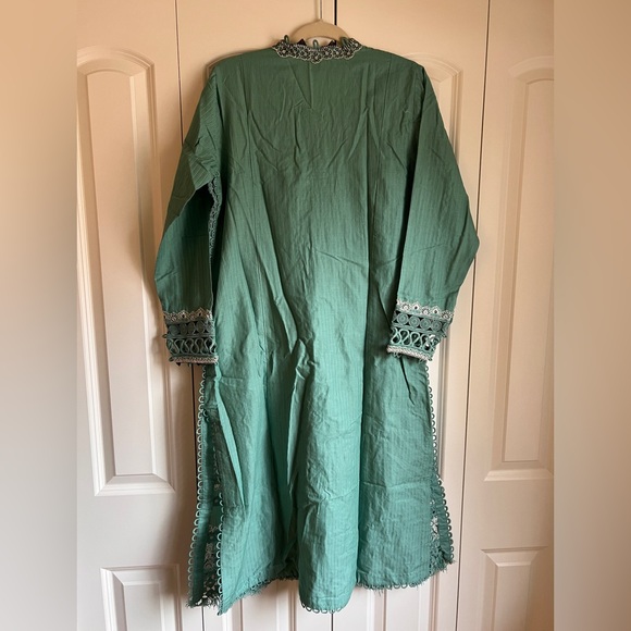 Suffuse by Sana Yasir Teal Green Embroidered 3-Piece Suit Size M - Picture 4 of 5